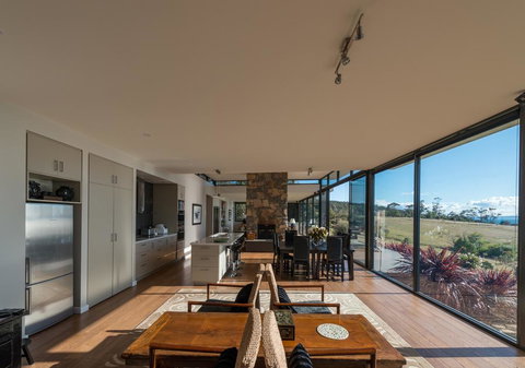 Dragonfly Lodge - Mackay Tourism 2