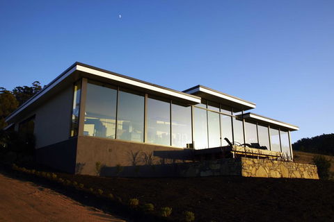 Dragonfly Lodge - Mackay Tourism 1