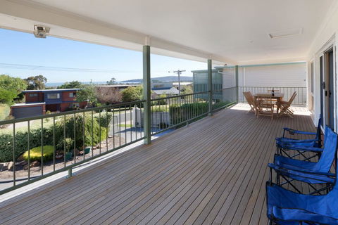 DROMANA BAY VIEWS - DROMANA - Mackay Tourism 0