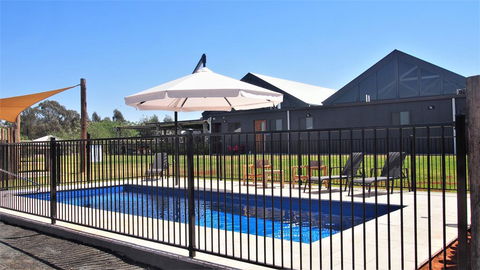 Dubbo Rhino Lodge - Mackay Tourism 3