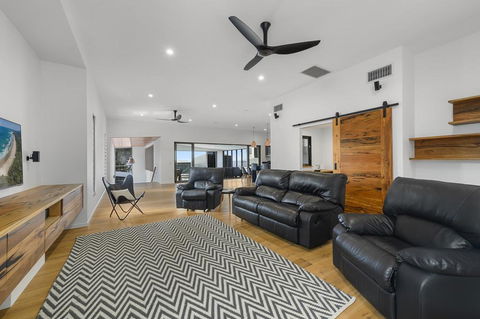 Due North Beach House - Mackay Tourism 2