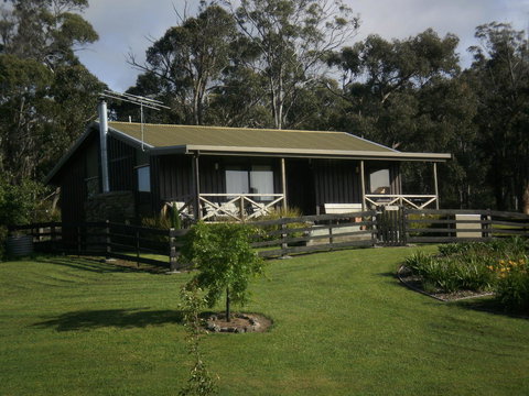 Duffy's Country Accommodation - Mackay Tourism 0