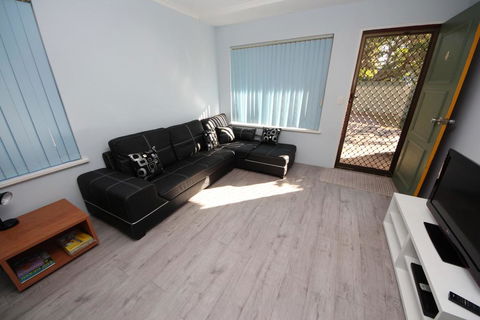 Dunbar Court Unit 4 At South West Rocks - Mackay Tourism 0