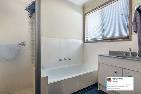 Eagle Bay Cottage - Mackay Tourism 2