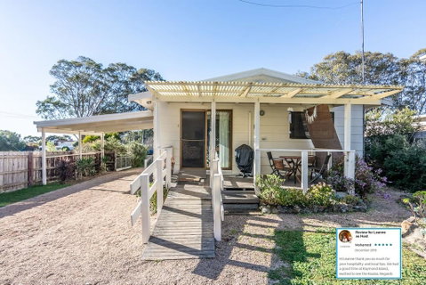Eagle Bay Cottage - Mackay Tourism 3