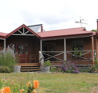 Eagle's Roost Farmstay BB - Mackay Tourism