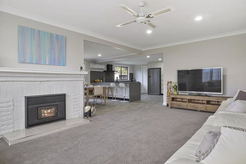 East Coast Hideaway Beach Retreat - Mackay Tourism 1