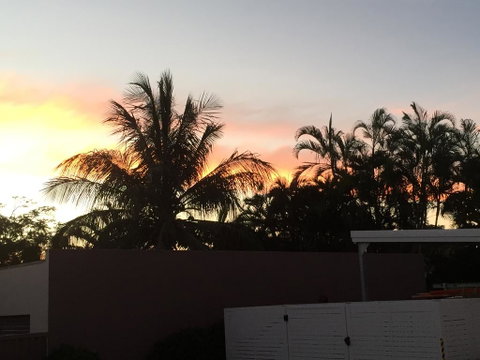 Econo Lodge Beachside - Mackay Tourism 2