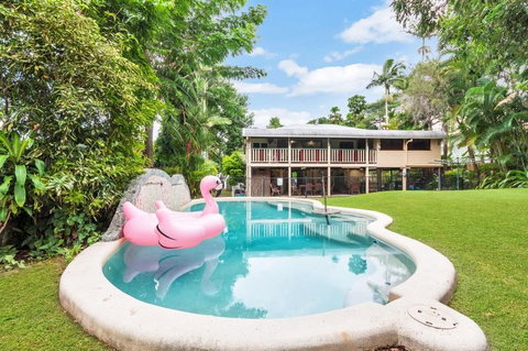 Edge Hill Holiday Home / Cairns - Mackay Tourism 1