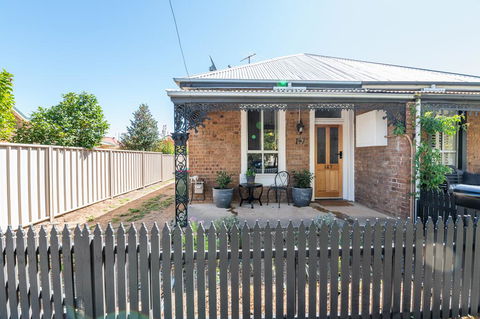 Edward Cottage Heritage, Central, Comfortable. - Mackay Tourism 3