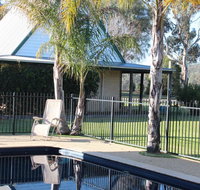 Elinike Guest Cottages - Mackay Tourism