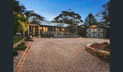 Elixir - Luxury On Acreage - Mackay Tourism 1