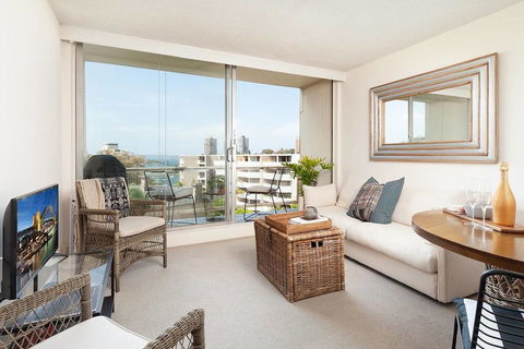 Elizabeth Bay Home With A View - Mackay Tourism 1