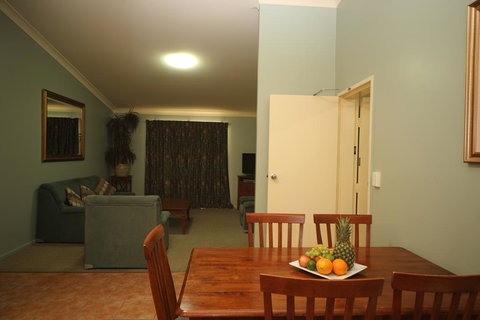 Emerald Explorers Inn - Mackay Tourism 2