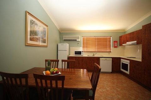 Emerald Explorers Inn - Mackay Tourism 3