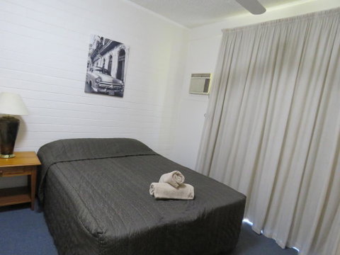 Emerald Gardens Motel & Apartments - Mackay Tourism 3