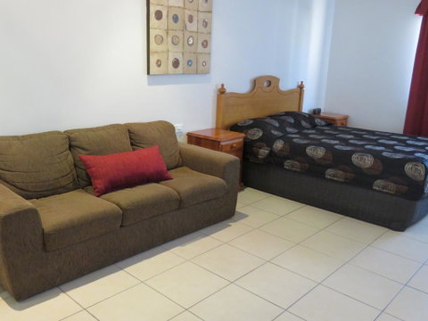 Emerald Gardens Motel & Apartments - Mackay Tourism 1