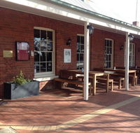 Emeu Inn Bed  Breakfast - Mackay Tourism