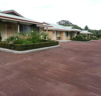 Emu Point Motel - Mackay Tourism