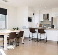 Endsleigh II - Cosy 2 Bedroom Villa Free Wifi Near CBD - Mackay Tourism