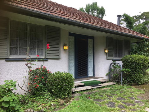 English Gardens - Garden Cottage - Mackay Tourism 1