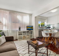 Enjoy Walking to the Beach From Bright Apartment - Mackay Tourism