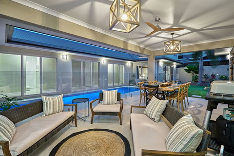 Escapades At Palm Cove - Mackay Tourism 3