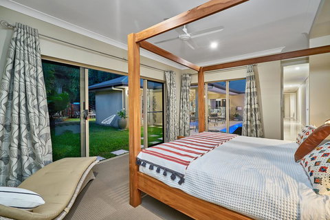 Escapades At Palm Cove - Mackay Tourism 2