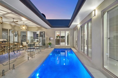 Escapades At Palm Cove - Mackay Tourism 0