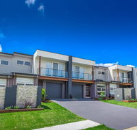 Escape At Nobbys Executive Townhouse 1 74 Pacific Drive - Mackay Tourism