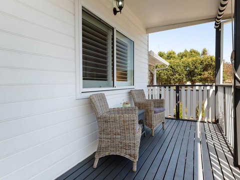 Escape To The Cottage 68 Tomaree Rd Pet Friendly And Boat Parking And WIFI - Mackay Tourism 2