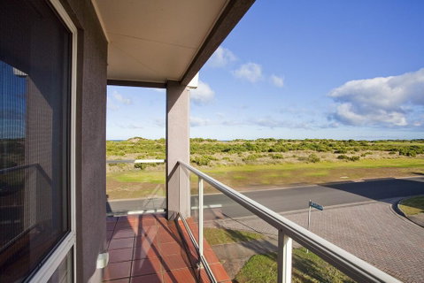 Esplanade Frontage 1-209 - Mackay Tourism 1