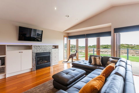 Esplanade Frontage 219a - Mackay Tourism 2