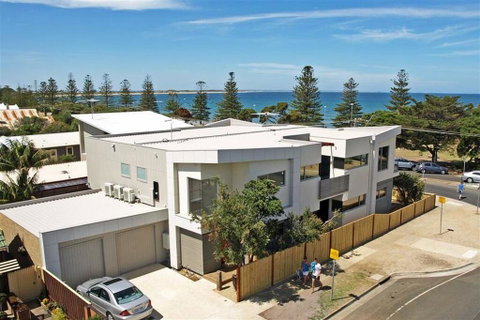 Esplanade Frontage 7B - Mackay Tourism 0