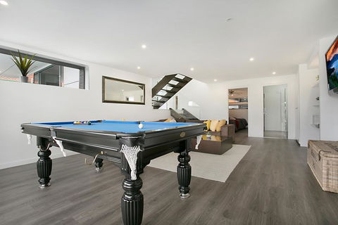 Essence Of Broadbeach - Mackay Tourism 2