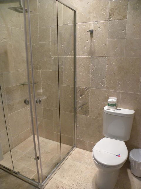 Ettalong Beach Tourist Resort - Mackay Tourism 3