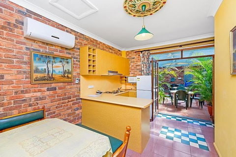 Ettalong Beach Tourist Resort - Mackay Tourism 2