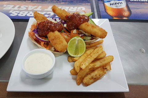 Exchange Hotel Blayney - Mackay Tourism 3