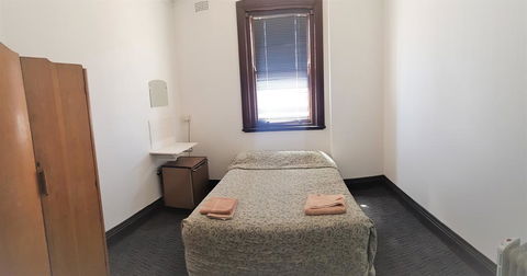 Exchange Hotel Blayney - Mackay Tourism 1