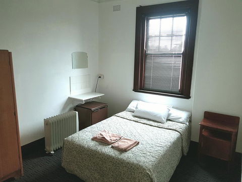 Exchange Hotel Blayney - Mackay Tourism 0