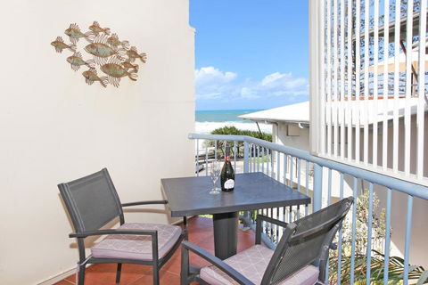 FABULOUS BEACHFRONT POSITION - Mackay Tourism 1
