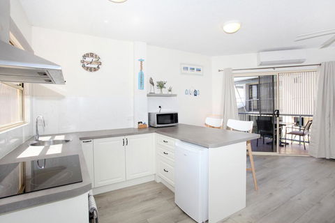 FABULOUS BEACHFRONT POSITION - Mackay Tourism 3