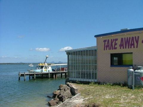 Fabulously Presented Family Retreat On Bribie Island - Mackay Tourism 2