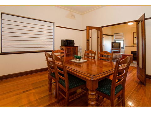 Fairholme Apartment - Mackay Tourism 1