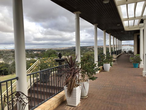 Fairway Manor Accomodation - Mackay Tourism 2