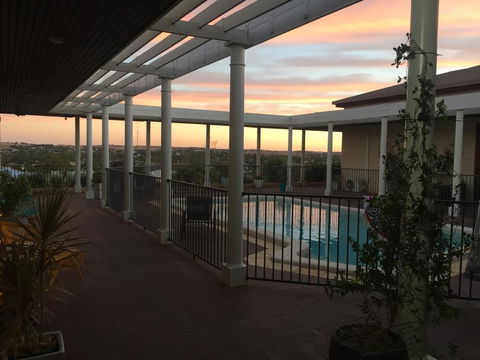 Fairway Manor Accomodation - Mackay Tourism 3