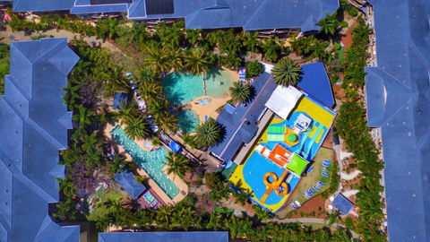 FAMILY PARADISE - Mackay Tourism 0