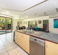 Fannie Bay Art House - Mackay Tourism