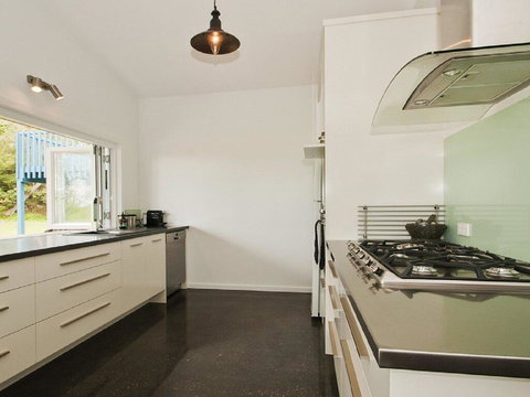 Farrant House - Modern And Contemporary - Mackay Tourism 1