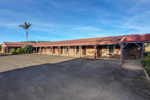 Fernvale Hotel Motel - Mackay Tourism 1